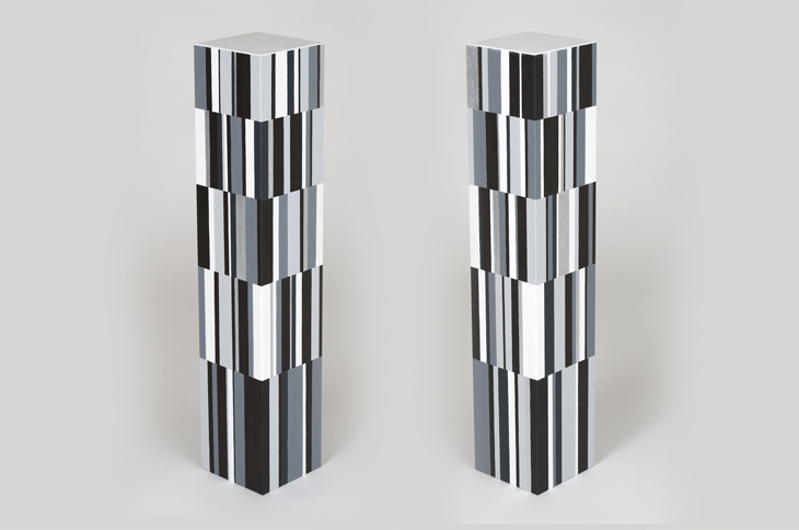 Photograph of painted column: o-002